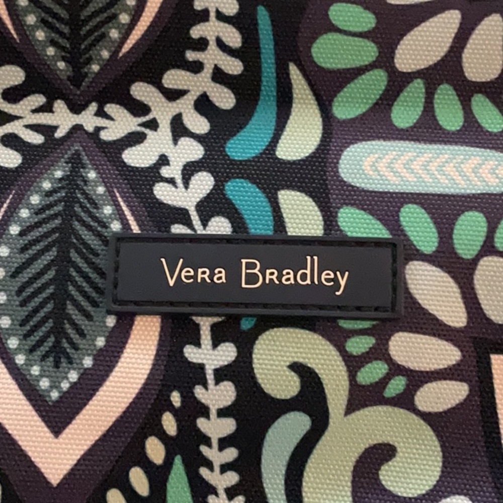 Vera Bradley Teal and Navy Floral beach bag with inside pocket and key latch - Picture 3 of 9